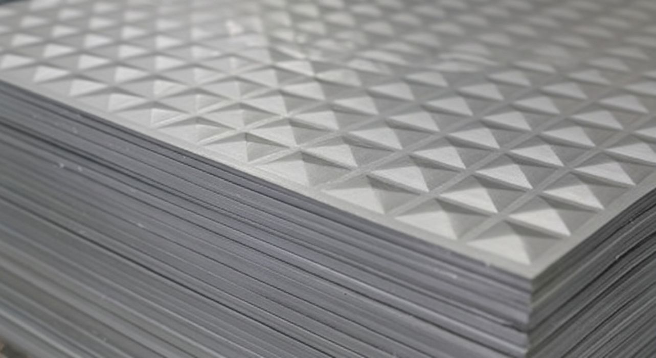 Piramit Desenli Sac Desen Derinliği